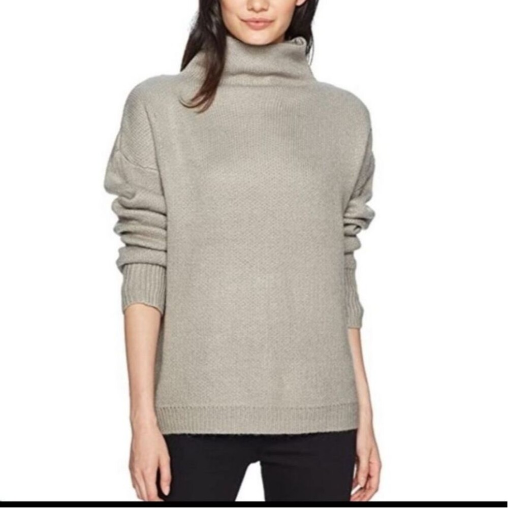 NEW Minkpink Women's Sweater Size Large Gray Relaxed Fit Funnel/Turtle Neck
